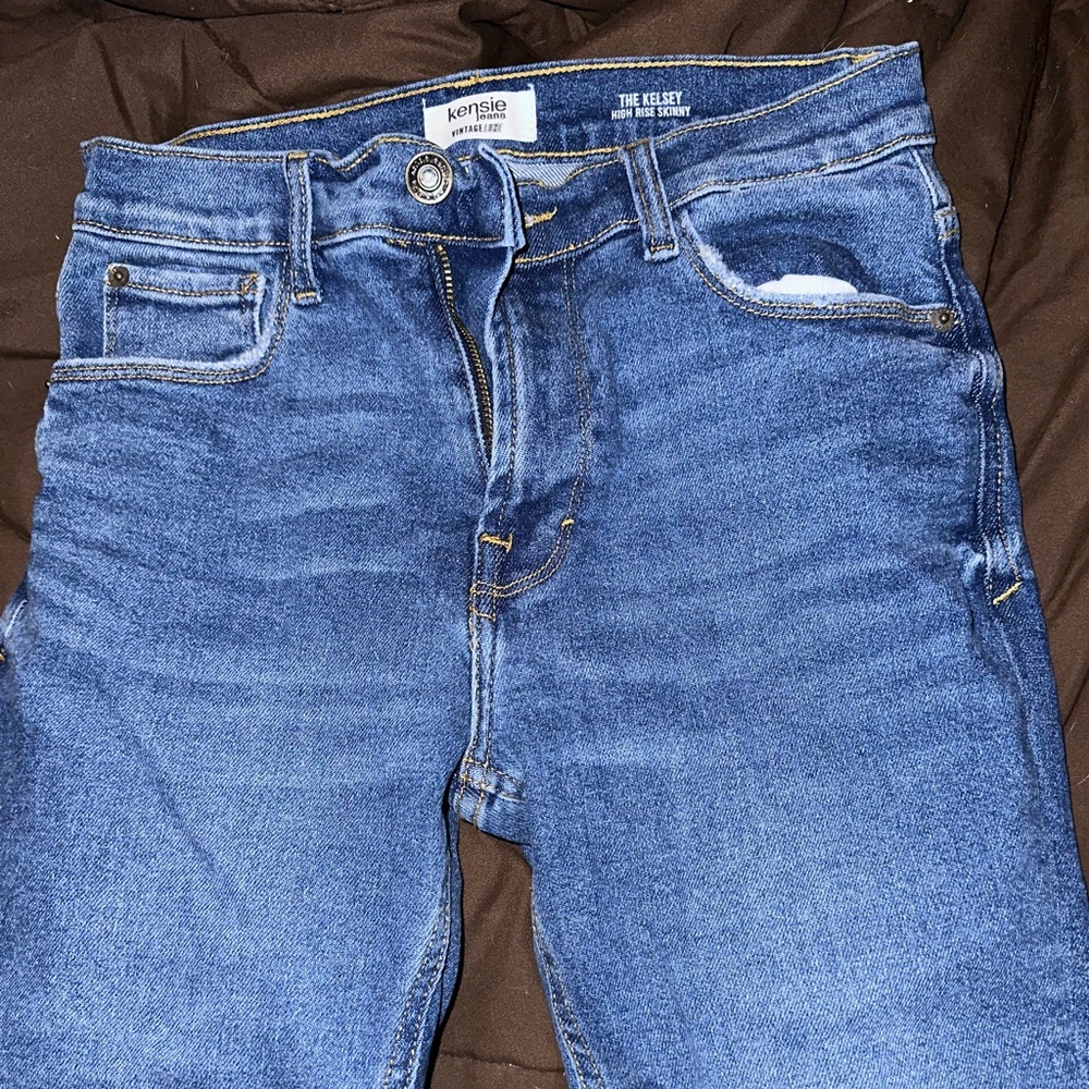 Kensie Jeans, another pair too short for my legs. Brand new.